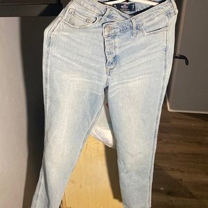Hollister Ultra High rise mom jeans